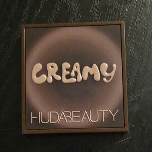 HUDA BEAUTY Creamy Eyeshadow in Brown and Cream